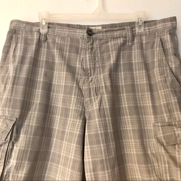 Men’s Dockers Grey & Cream Plaid Cargo Shorts 36 - Picture 2 of 8